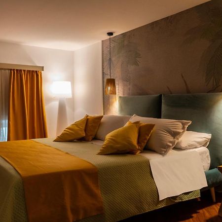 Two Rooms Chiaia 37 Naples Extérieur photo