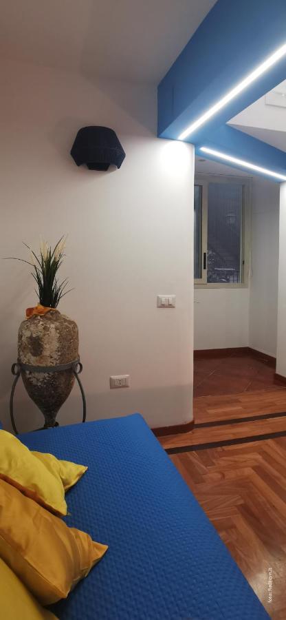 Two Rooms Chiaia 37 Naples Extérieur photo